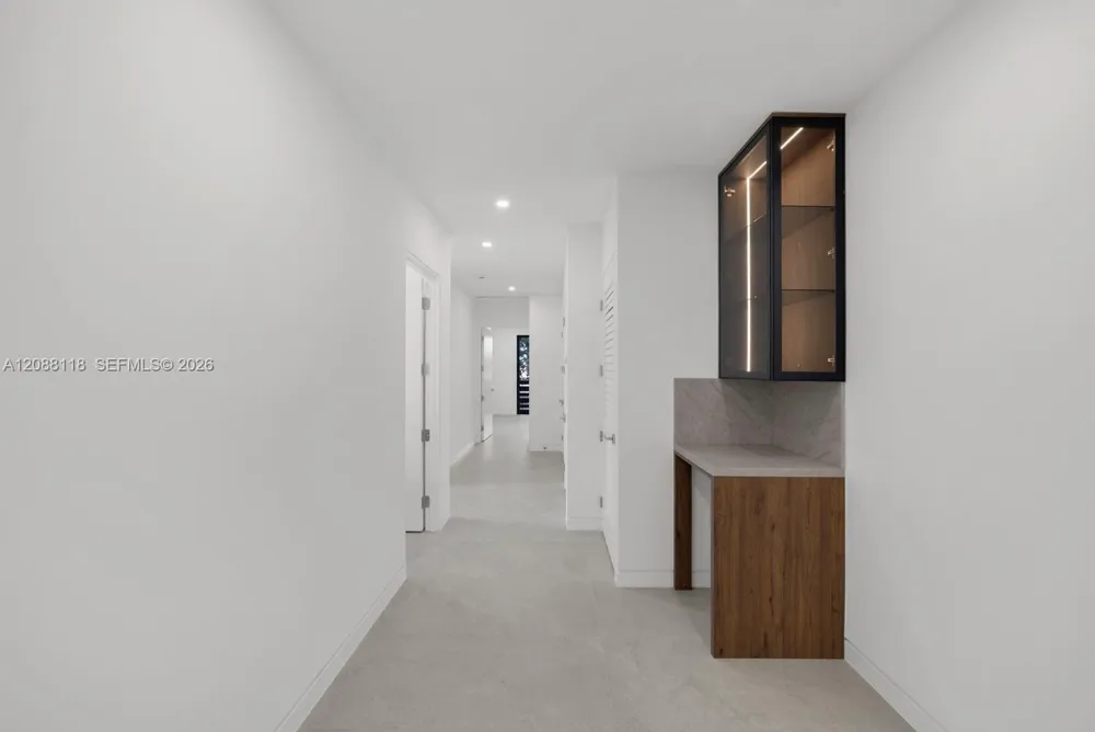 2610 SW 17 St. Miami, FL 33145
