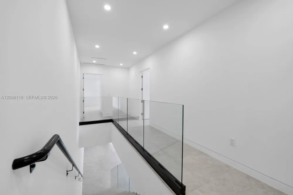 2610 SW 17 St. Miami, FL 33145