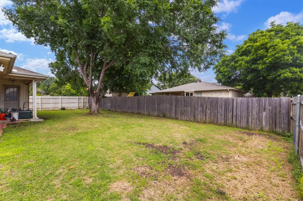 300 Comiskey Court Saginaw, TX 76179
