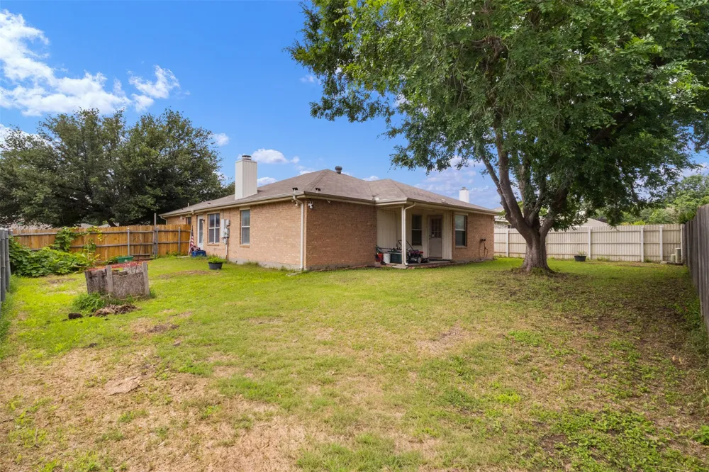 300 Comiskey Court Saginaw, TX 76179