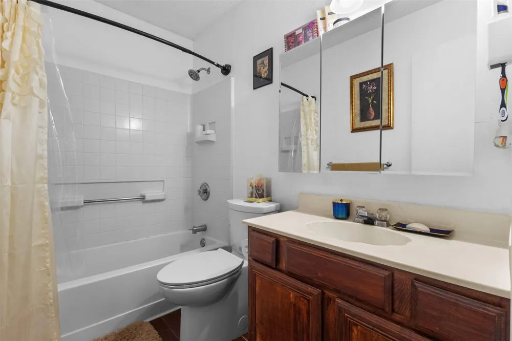 300 Comiskey Court Saginaw, TX 76179