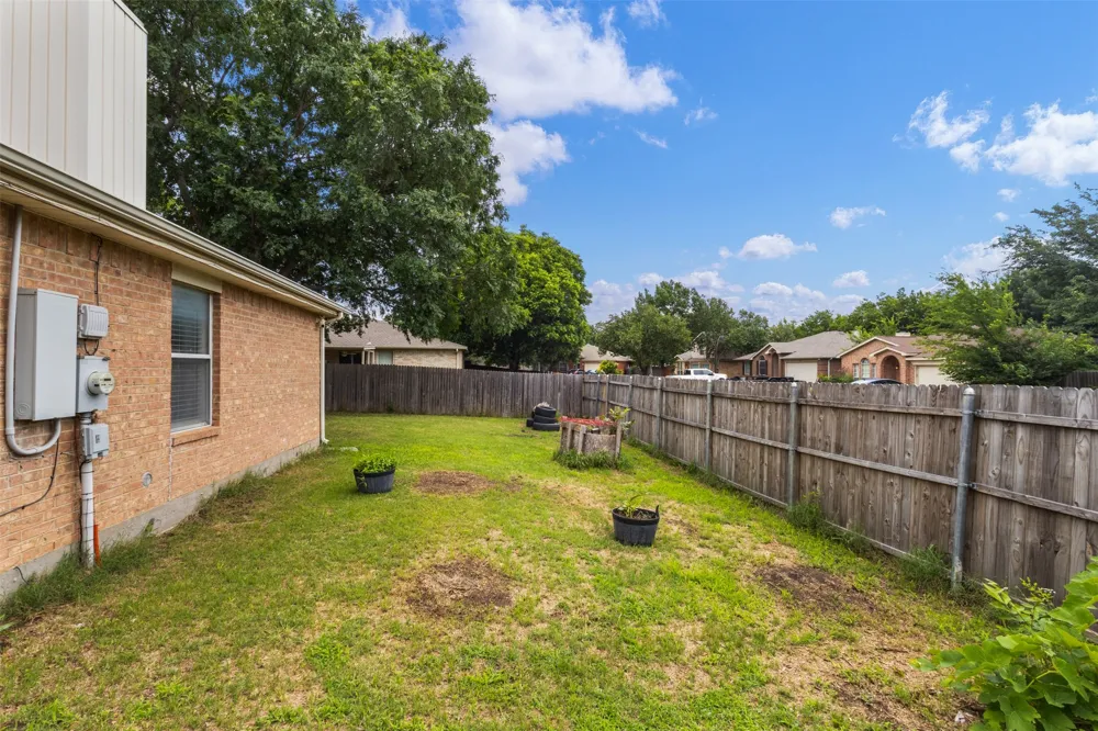 300 Comiskey Court Saginaw, TX 76179