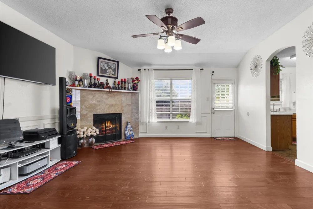 300 Comiskey Court Saginaw, TX 76179
