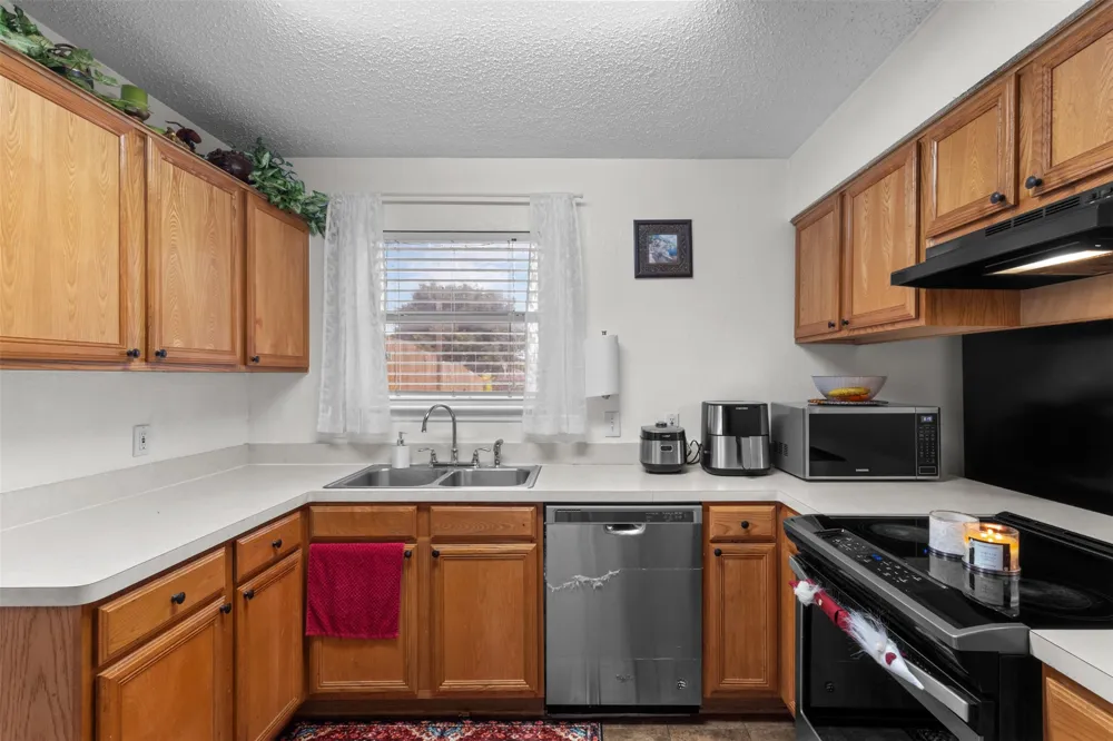 300 Comiskey Court Saginaw, TX 76179
