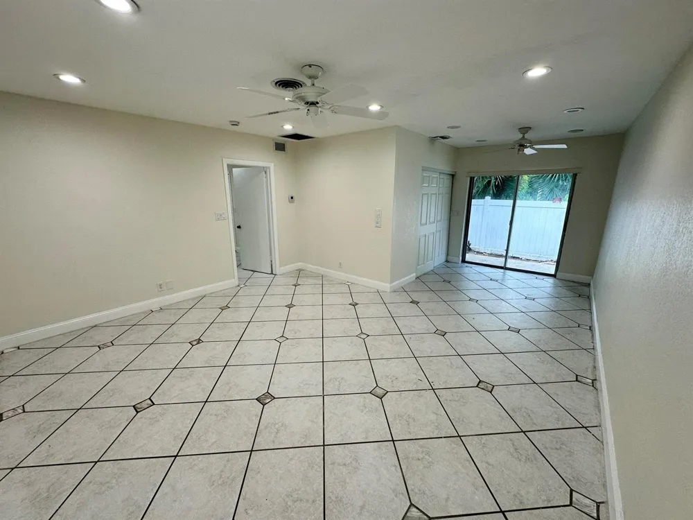 111 SE 7th Avenue #D & C Delray Beach, FL 33483