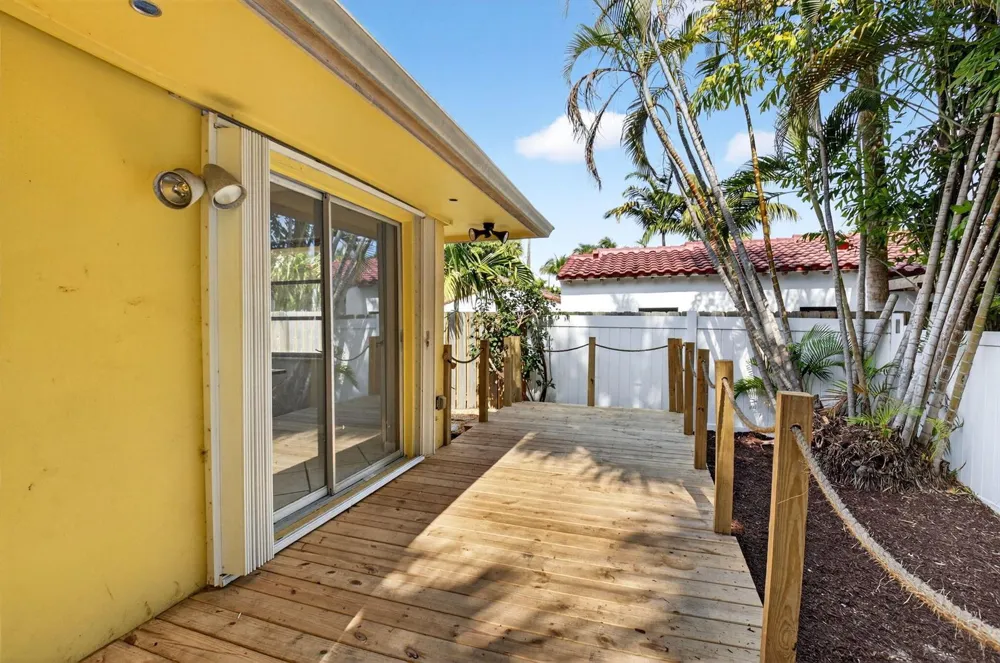 111 SE 7th Avenue #D & C Delray Beach, FL 33483