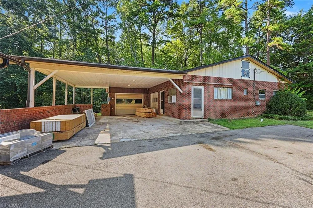 1517 Browers Chapel Road Asheboro, NC 27205