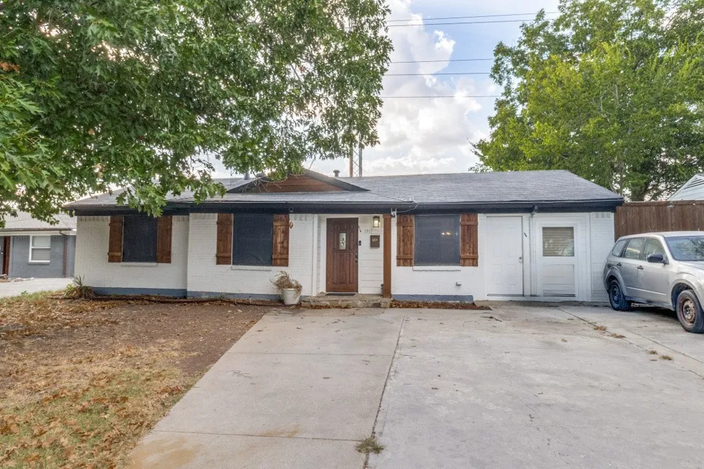 1911 El Capitan Drive Dallas, TX 75228