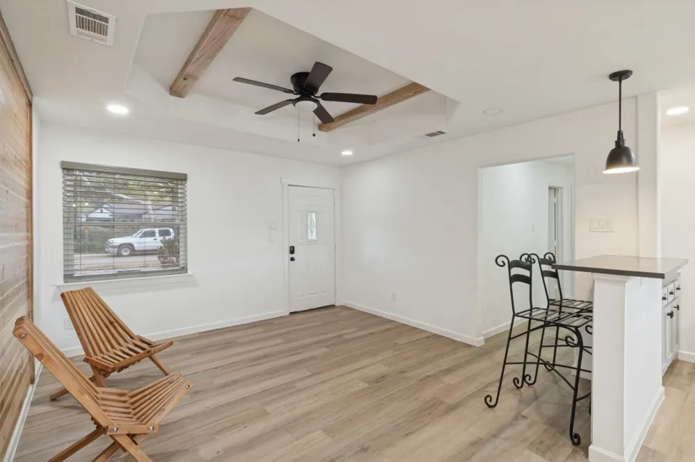 1911 El Capitan Drive Dallas, TX 75228
