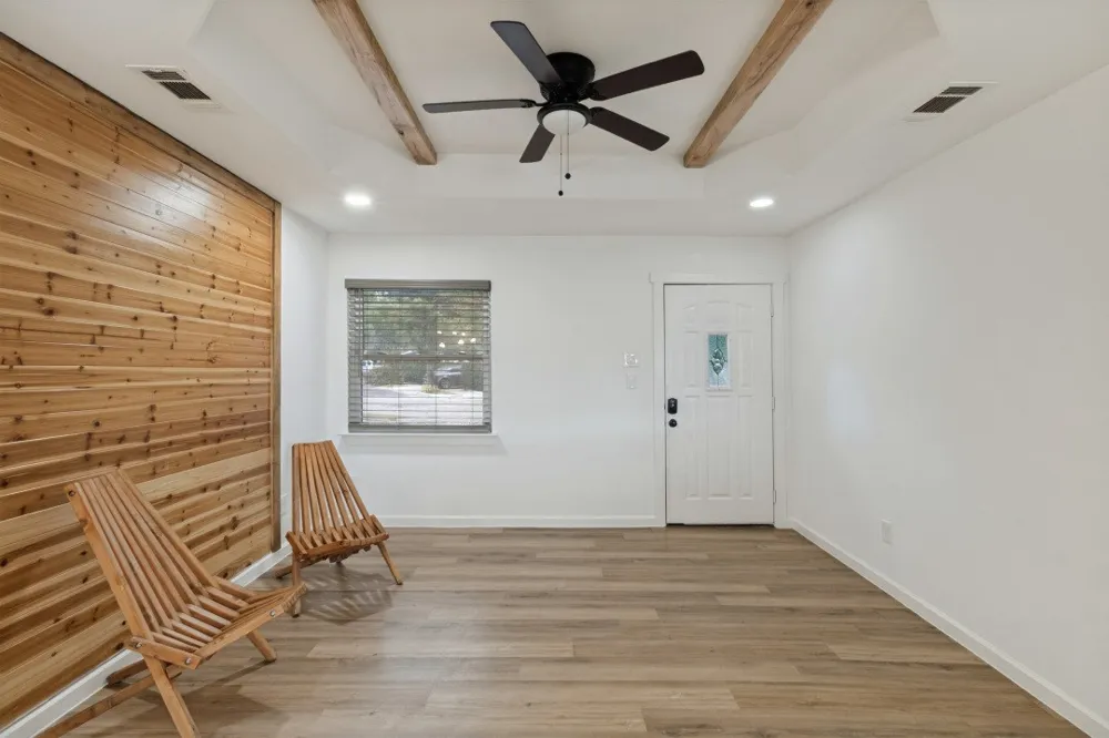 1911 El Capitan Drive Dallas, TX 75228