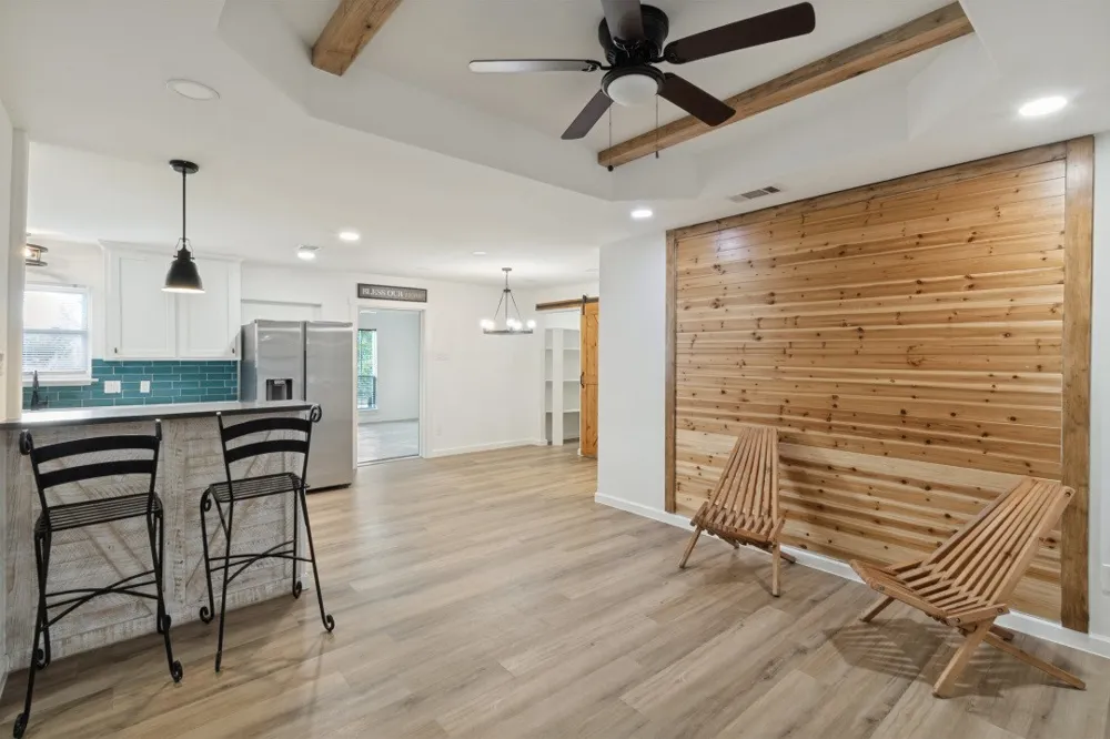 1911 El Capitan Drive Dallas, TX 75228