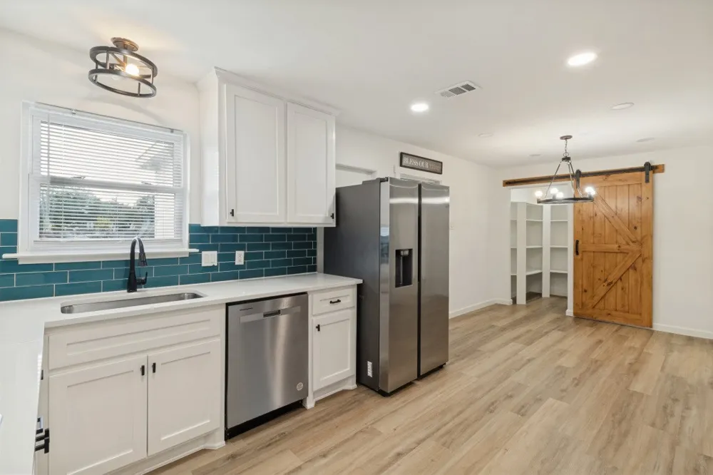 1911 El Capitan Drive Dallas, TX 75228