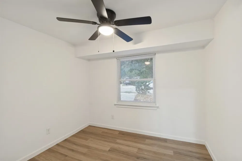 1911 El Capitan Drive Dallas, TX 75228