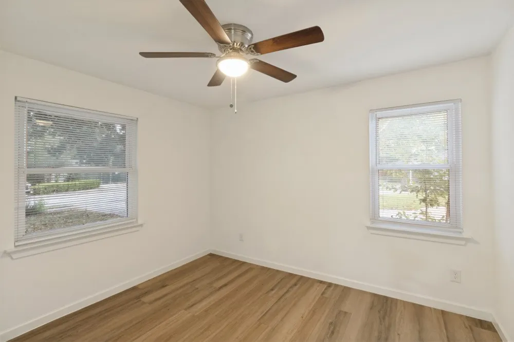 1911 El Capitan Drive Dallas, TX 75228