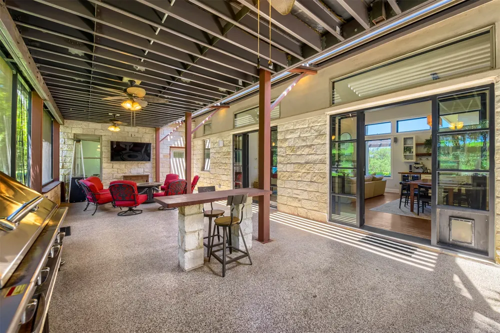 220 Clubhouse Drive Lakeway, TX 78734