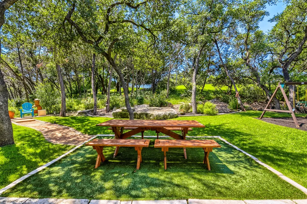 220 Clubhouse Drive Lakeway, TX 78734