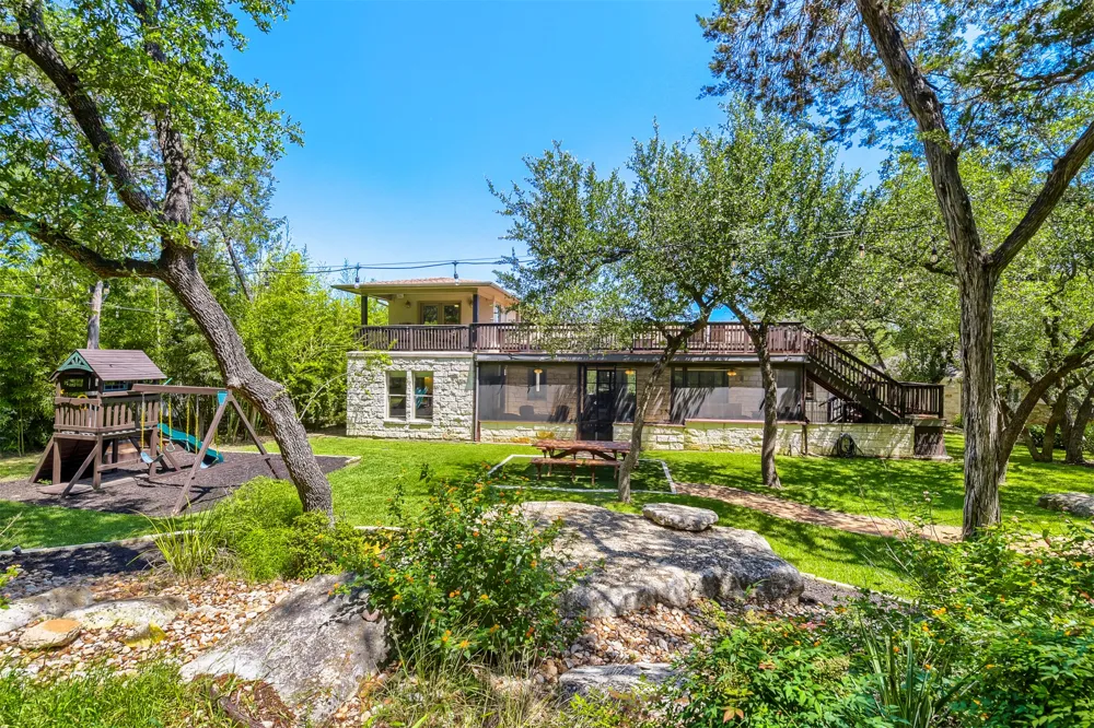 220 Clubhouse Drive Lakeway, TX 78734