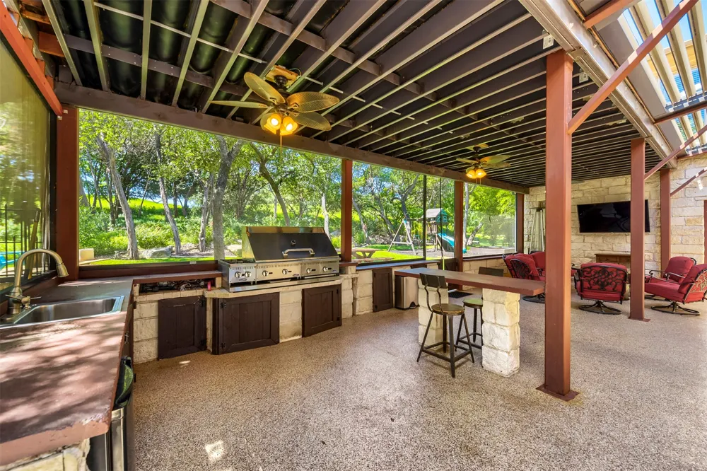220 Clubhouse Drive Lakeway, TX 78734