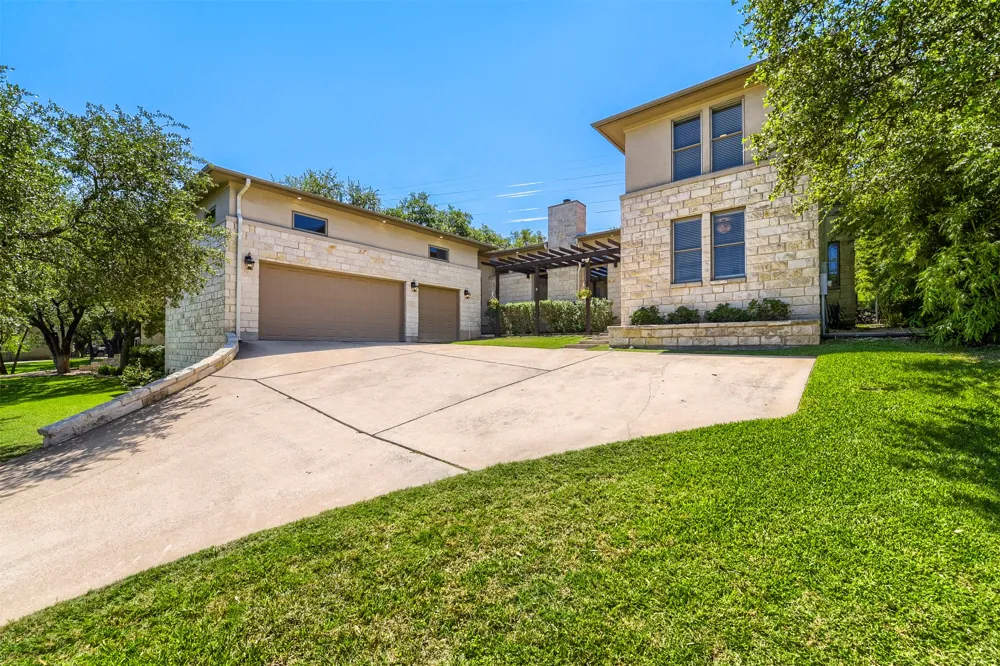 220 Clubhouse Drive Lakeway, TX 78734