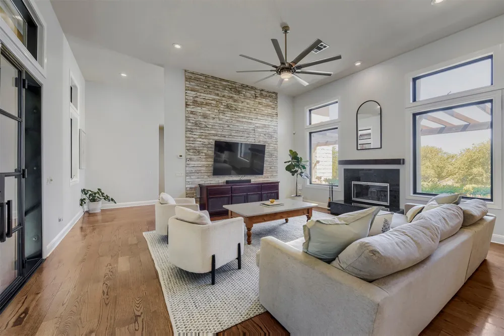 220 Clubhouse Drive Lakeway, TX 78734
