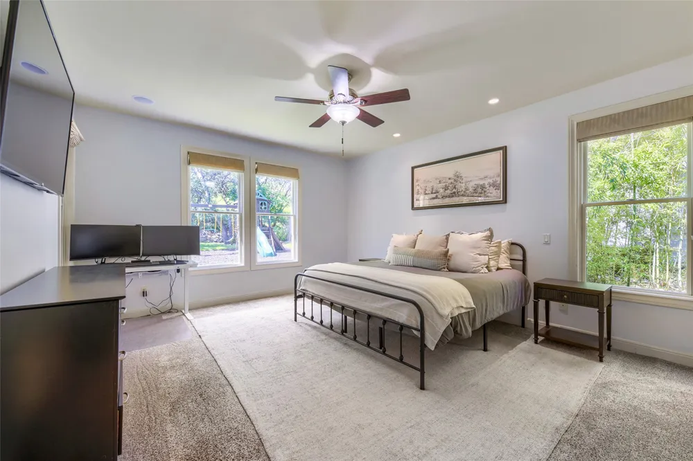 220 Clubhouse Drive Lakeway, TX 78734