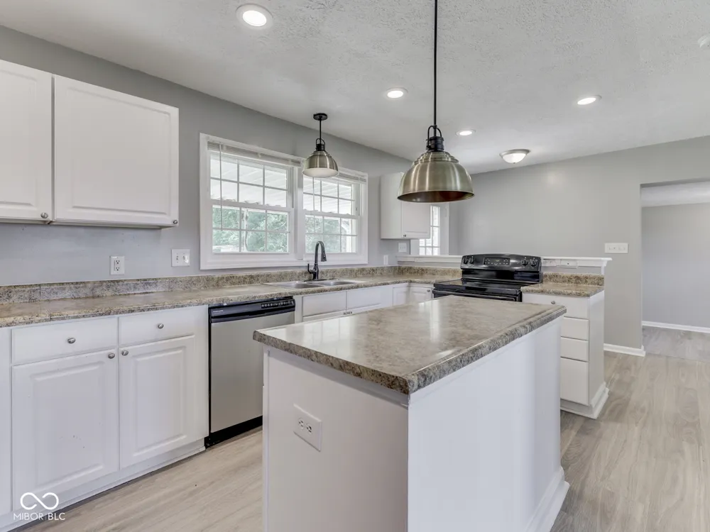 4051 400 ROAD W Bargersville, IN 46106