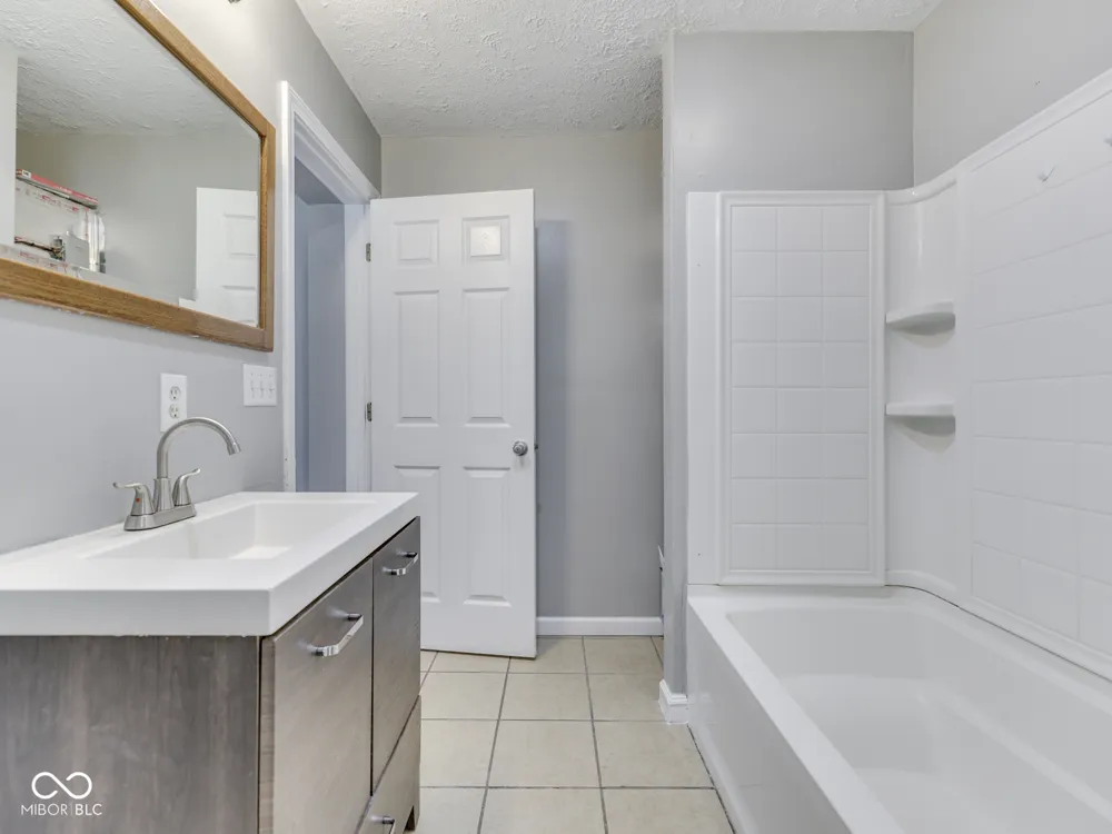 4051 400 ROAD W Bargersville, IN 46106
