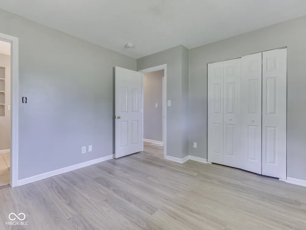 4051 400 ROAD W Bargersville, IN 46106