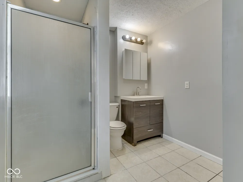 4051 400 ROAD W Bargersville, IN 46106