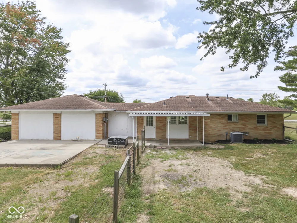 4051 400 ROAD W Bargersville, IN 46106