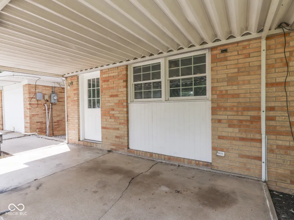 4051 400 ROAD W Bargersville, IN 46106