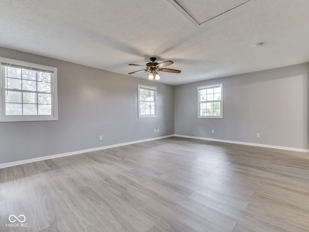 4051 400 ROAD W Bargersville, IN 46106