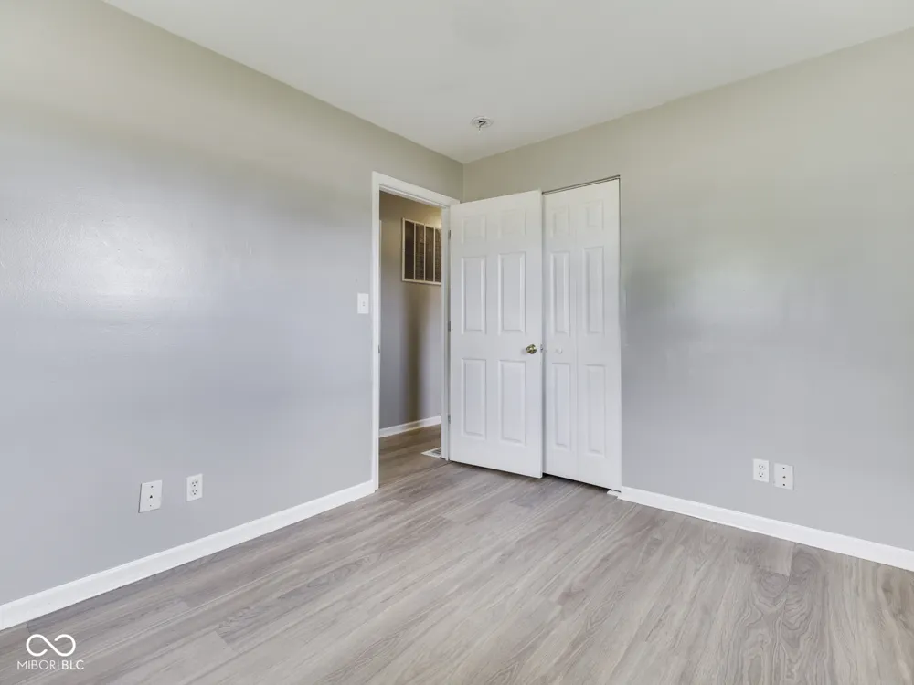 4051 400 ROAD W Bargersville, IN 46106