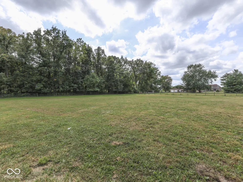 4051 400 ROAD W Bargersville, IN 46106