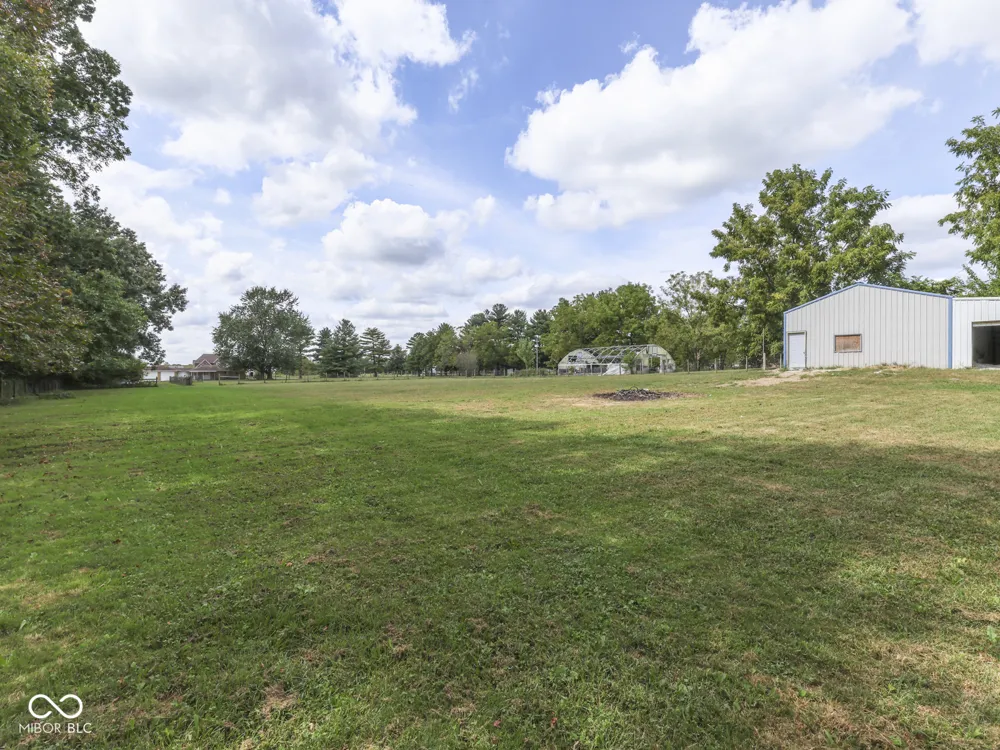 4051 400 ROAD W Bargersville, IN 46106