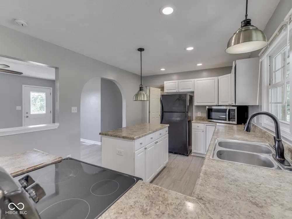 4051 400 ROAD W Bargersville, IN 46106