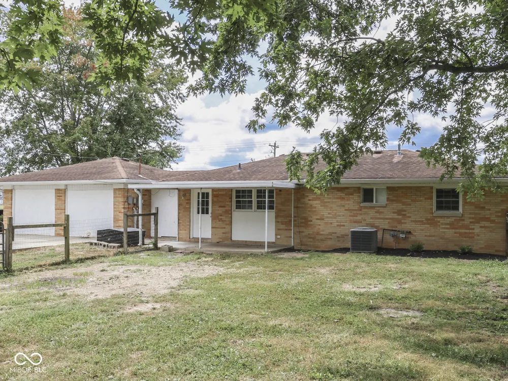 4051 400 ROAD W Bargersville, IN 46106