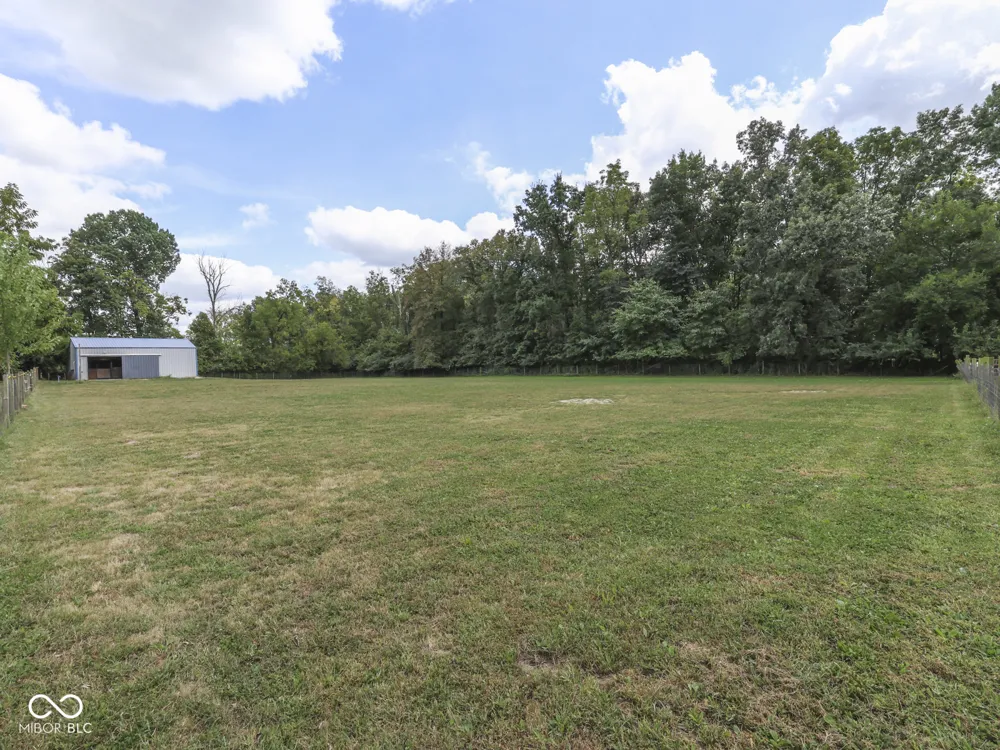 4051 400 ROAD W Bargersville, IN 46106