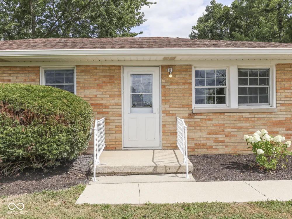 4051 400 ROAD W Bargersville, IN 46106