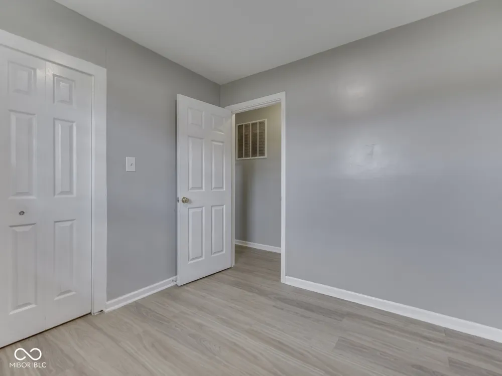 4051 400 ROAD W Bargersville, IN 46106