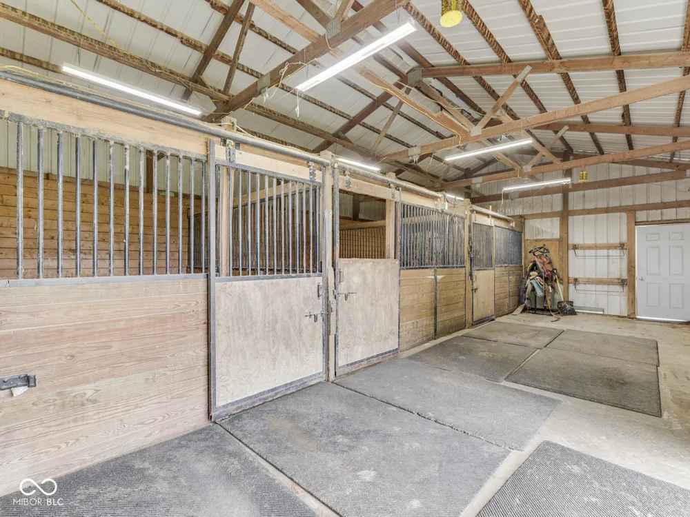 4051 400 ROAD W Bargersville, IN 46106