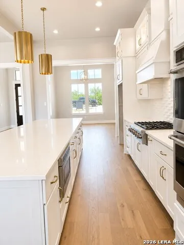 611 Parkview Pl Canyon Lake, TX 78133