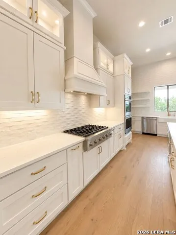 611 Parkview Pl Canyon Lake, TX 78133