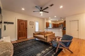2415 Durwood Street #B Austin, TX 78704