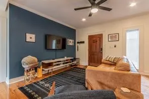 2415 Durwood Street #B Austin, TX 78704