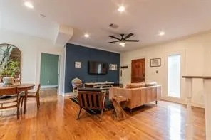 2415 Durwood Street #B Austin, TX 78704