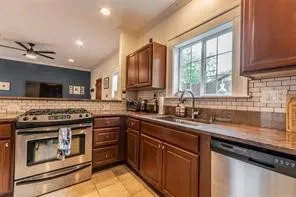 2415 Durwood Street #B Austin, TX 78704