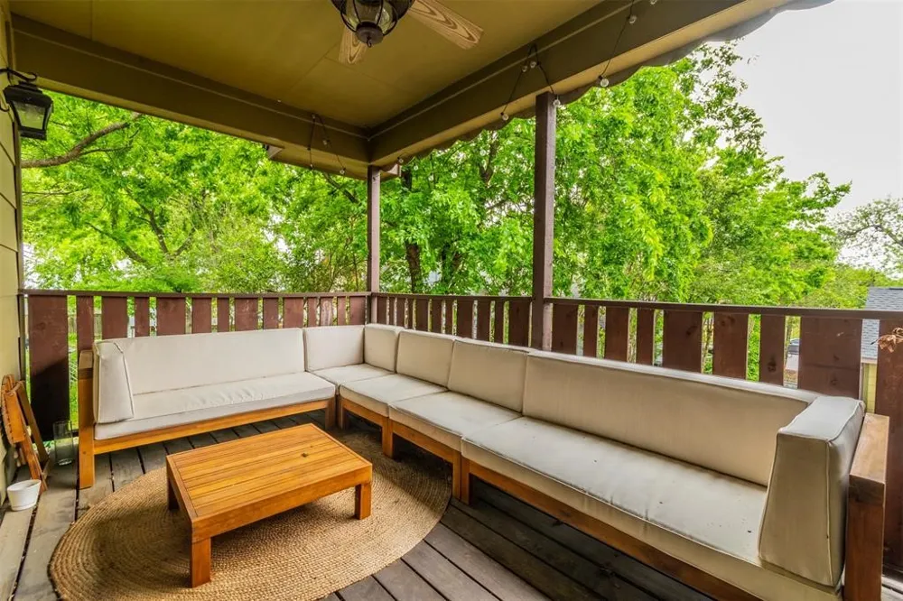 2415 Durwood Street #B Austin, TX 78704
