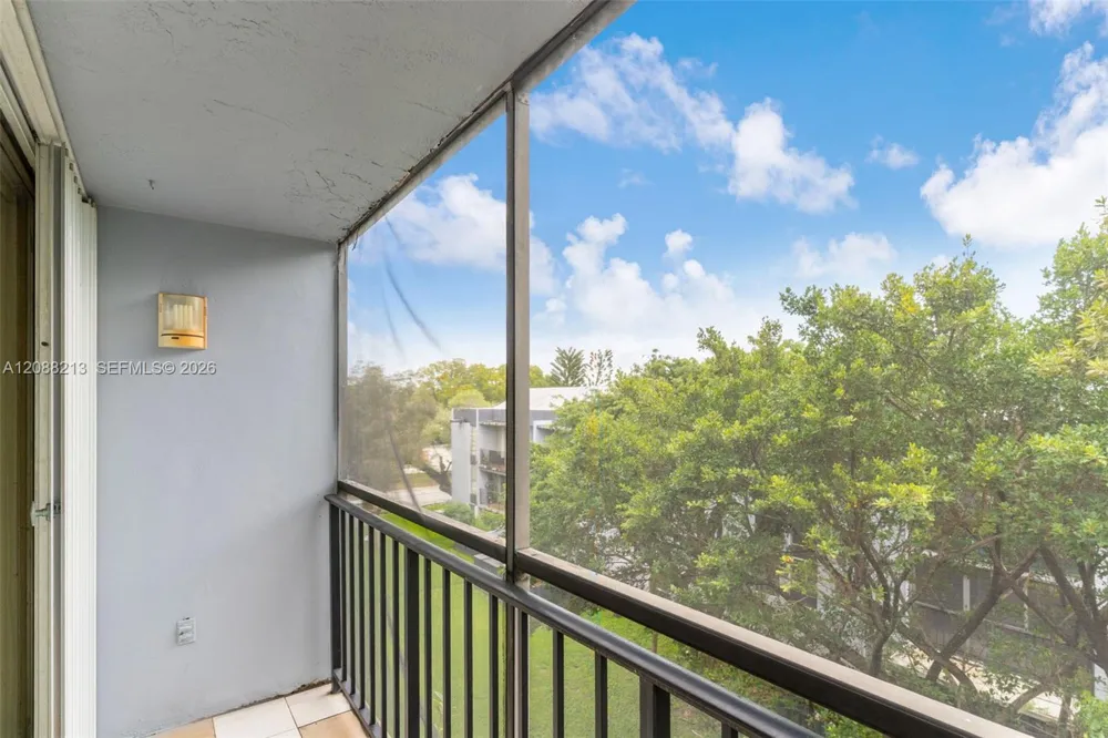 210 Fontainebleau Blvd #410 Miami, FL 33172