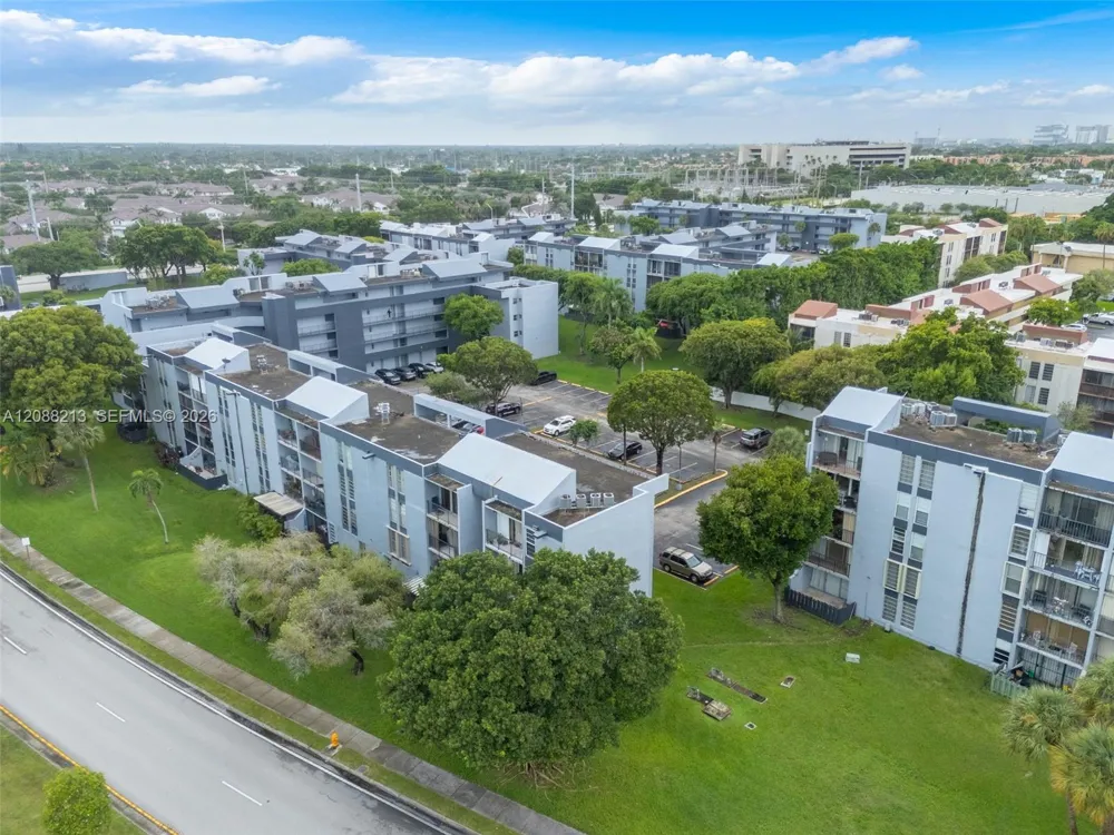 210 Fontainebleau Blvd #410 Miami, FL 33172